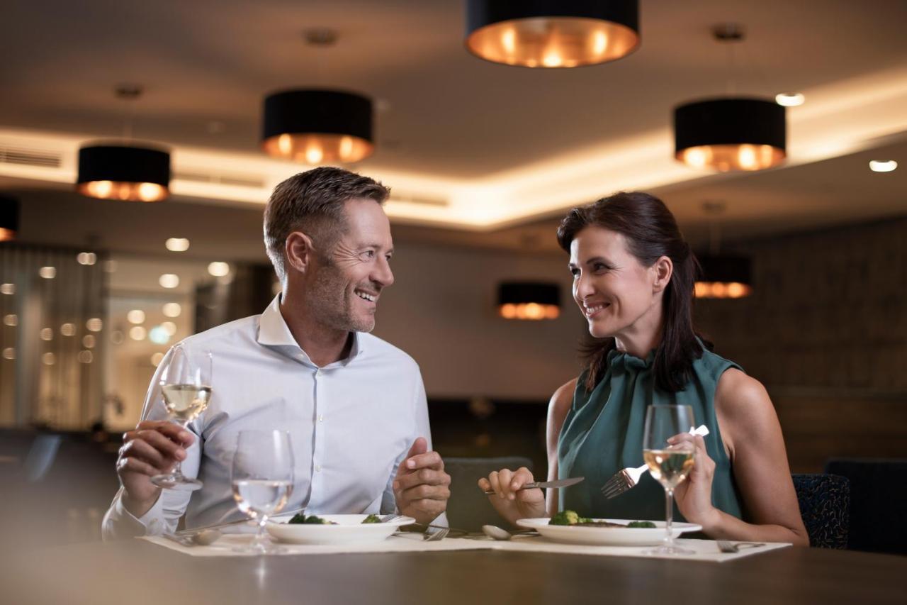 Nuhr Medical - Hotel & Restaurant ゼンフテンベルク エクステリア 写真