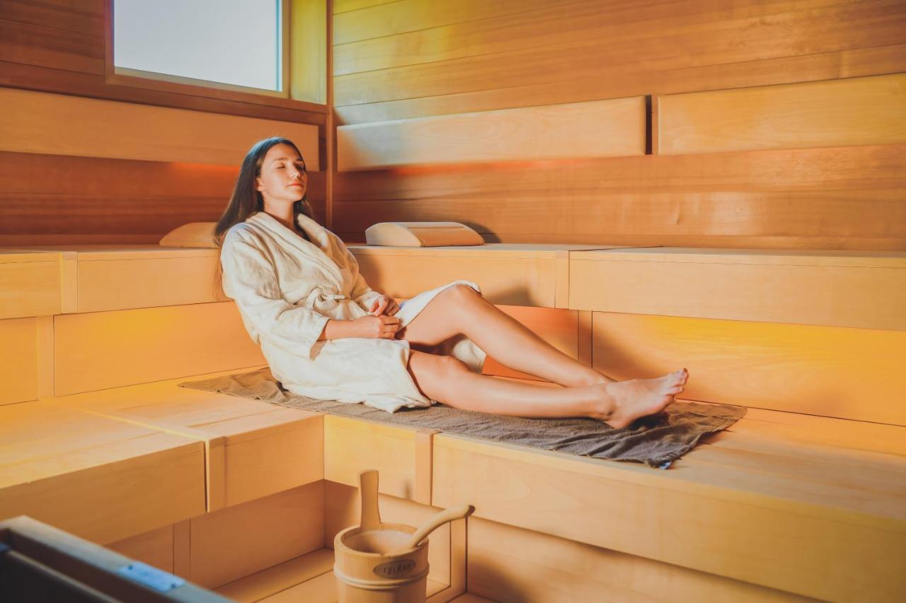 Nuhr Medical - Hotel & Restaurant ゼンフテンベルク エクステリア 写真