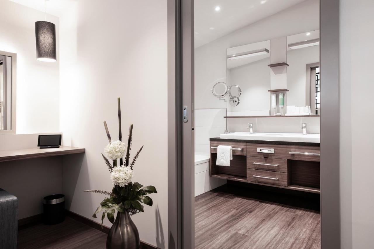 Nuhr Medical - Hotel & Restaurant ゼンフテンベルク エクステリア 写真